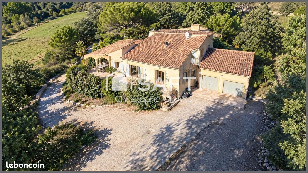 Maison 7 pièces 268 m² · à Grambois · 268 m² · 750 000 €