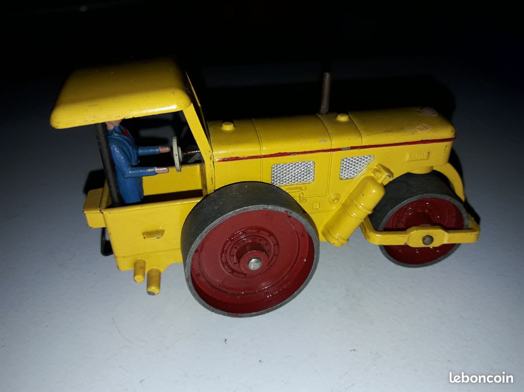 Dinky toys-Rouleau Richier neuf en boite ref 90A, Vente aux enchères