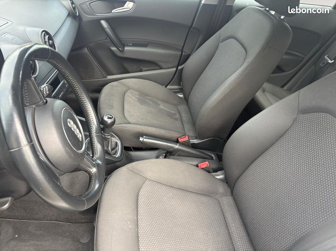 AUDI A1 SPORTBACK 1.4 TDI 90 Ambiente (image 2)