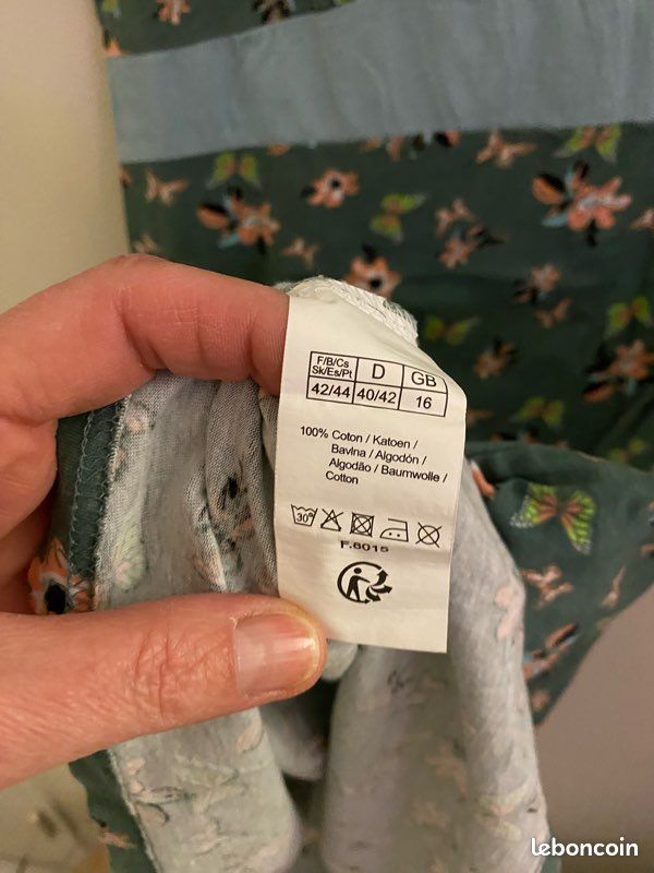 Pyjama robe taille 40/42 motif fleurs jamais porté (image 2)