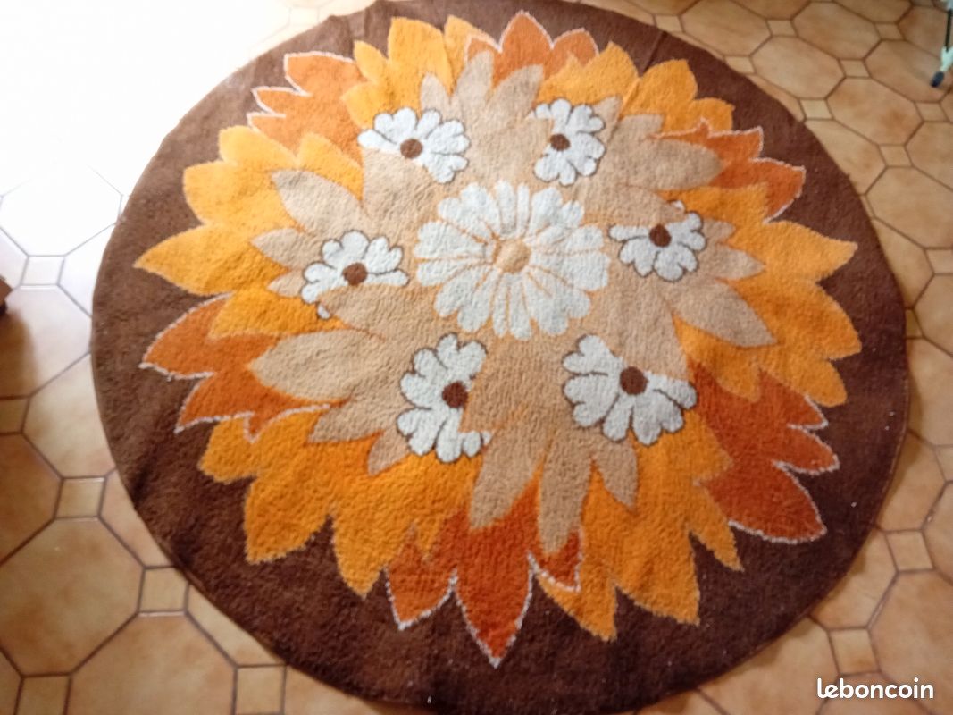 Crochet mural pliable pour suspendre les Mottez