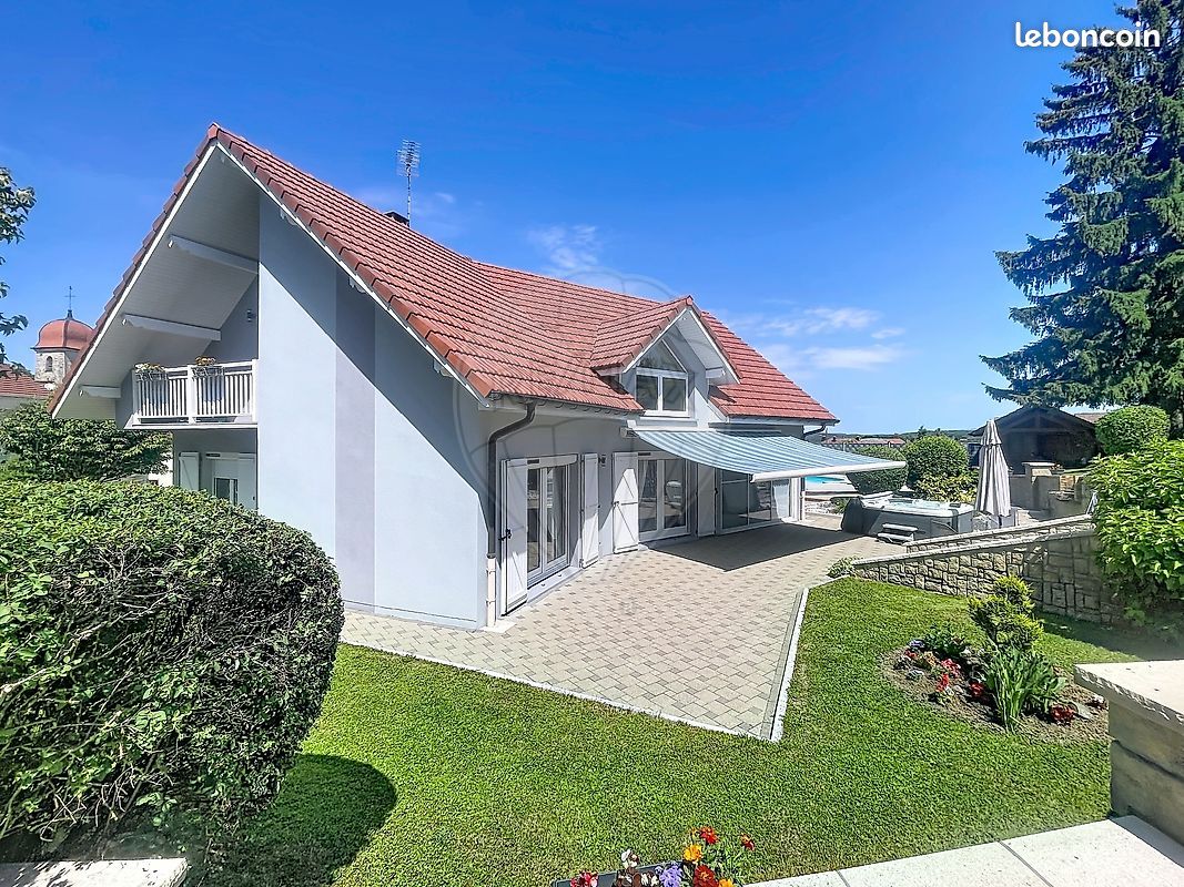 Maison 6 pièces 172 m² · à Goux-lès-Dambelin · 172 m² · 399 500 €