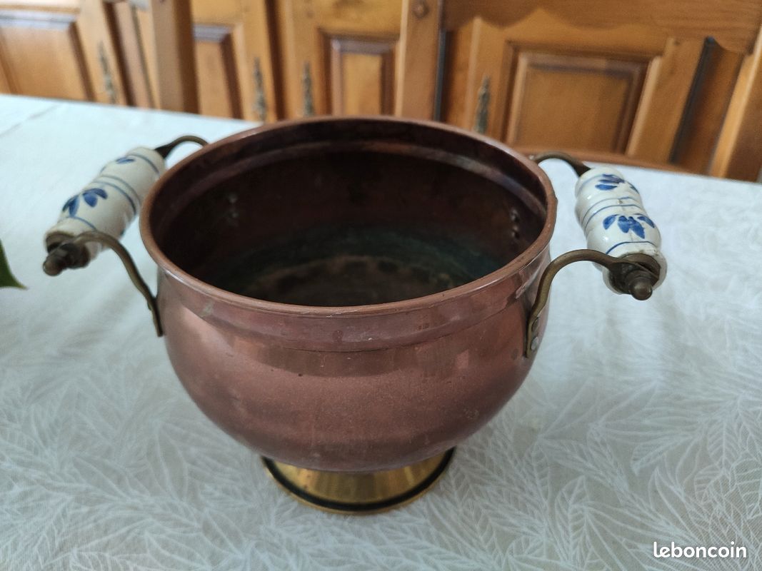Pot en cuivre (image 1)