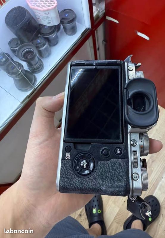Fujifilm X-T4 – boîtier appareil photo hybride professionnel (noir) en excellent état (image 5)