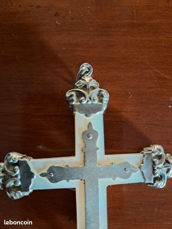 Pendentif Croix Ancien En Métal Argenté - Bijou Religieux Délicat, Référence 1576 | Bijou Vintage En Parfait état