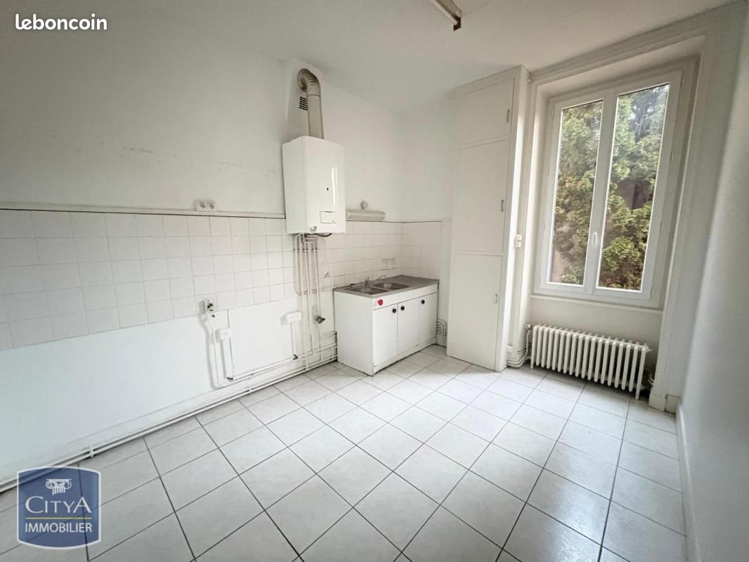 Appartement 2 pièces 50 m² · à Roanne · 50 m² · 400 €