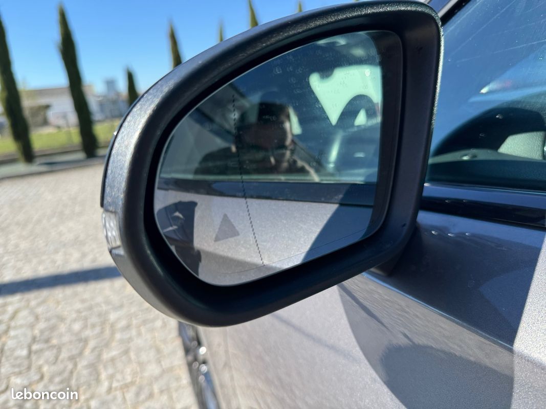 MERCEDES CLASSE A 200 D AMG LINE 8G-DCT Premium + CarPlay Caméra AR Radar AV/AR Toit Ouvrant Garantie 12 mois (image 30)