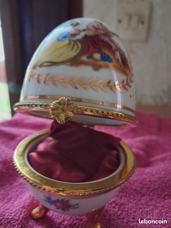 Boîte à Bijoux Ancienne En Métal En Forme D'œuf - Occasion En Excellent état
