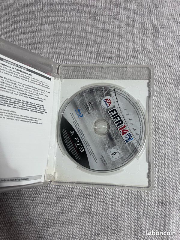 🎮 PS3 Super Slim 500 Go + 3 Jeux FIFA + Accessoires (image 3)