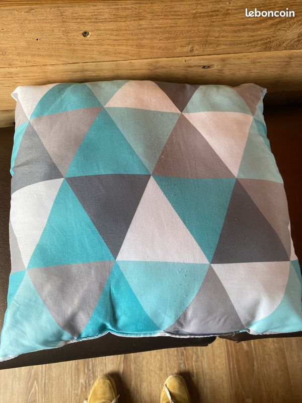 Coussin turquoise et gris carré (image 1)