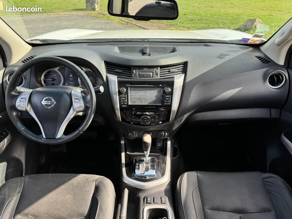 NISSAN NP300 NAVARA 2.3 dCi 190ch BVA DOUBLE CABINE Tekna (image 12)