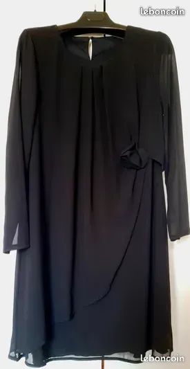 Robe noire habillée neuve crêpe doublée taille 42 (image 3)