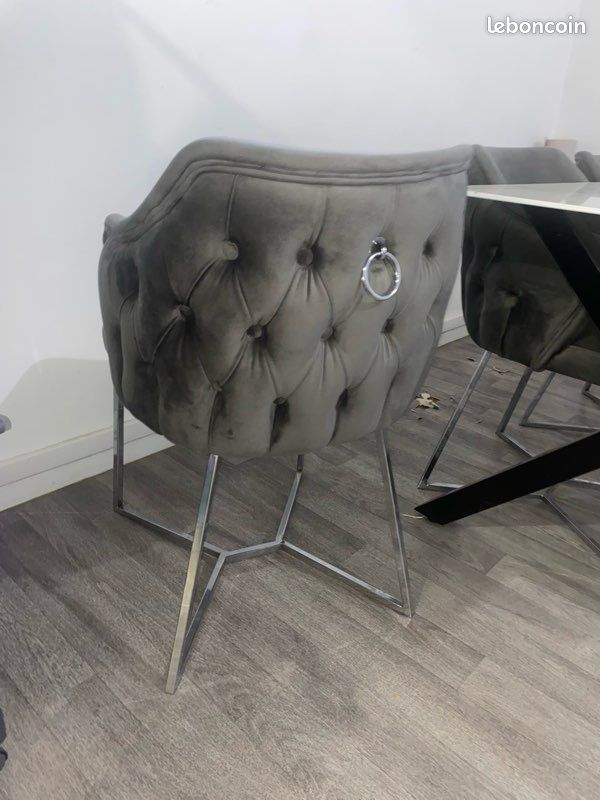 Table à manger et table basse et 4 chaises (image 3)
