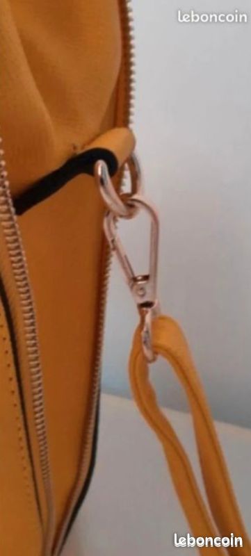 Chic et Pratique : Sac à Main Jaune Moutarde – Quasi Neuf (image 2)