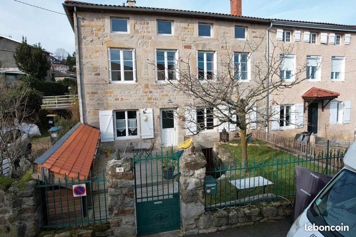 Maison 5 pièces 93 m² · à Saint-Genest-Lerpt · 93 m² · 225 000 €