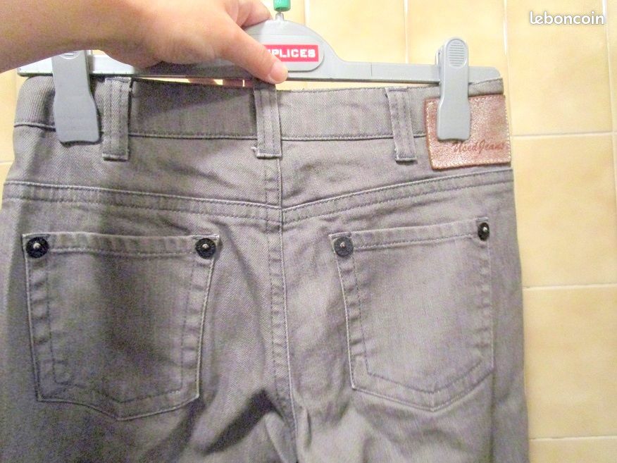 Jean ou pantalon gris bas des jambes large, intérieur satin, magnifique t. 34 (image 4)