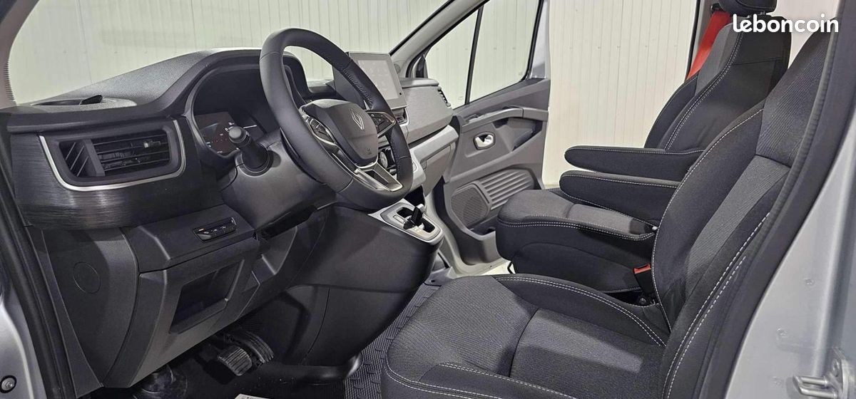 Renault Trafic Blue dCi 170 auto Techno L1 8 PL (image 5)