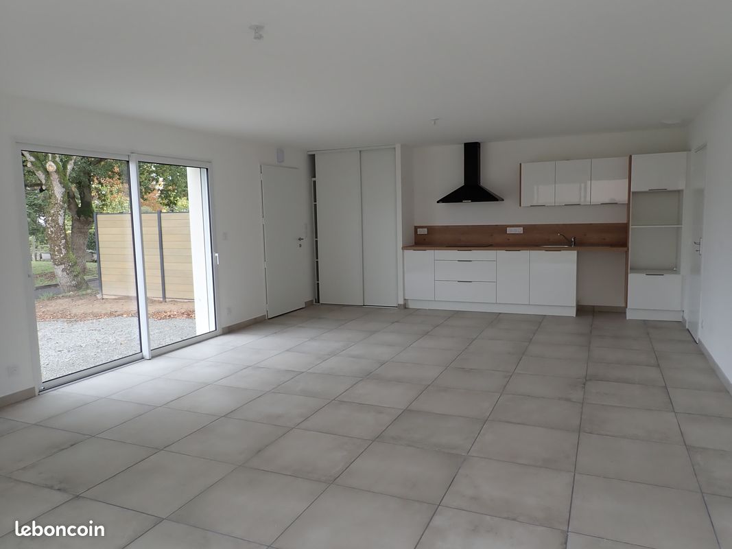 Maison 4 pièces 98 m² · à Saint-Étienne-de-Montluc · 98 m² · 1 125 €/mois