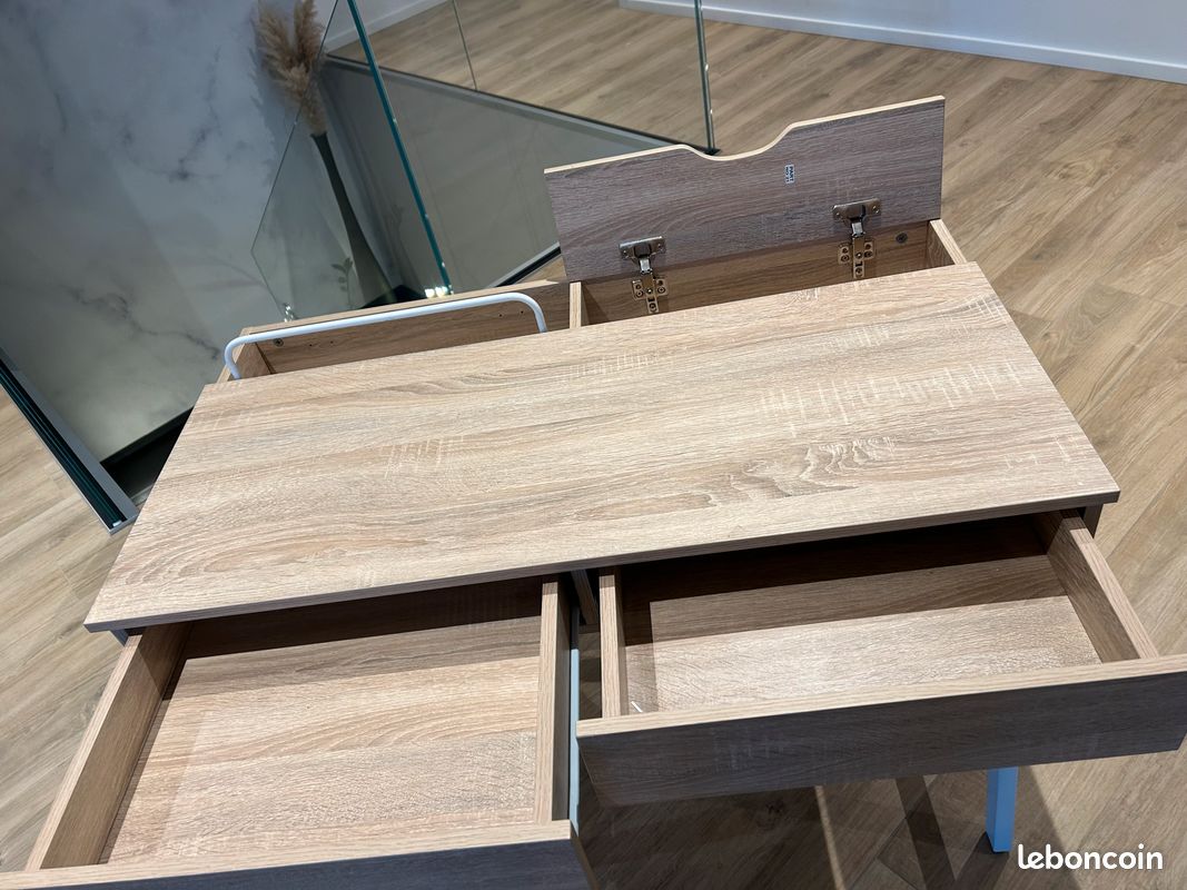 Bureau (image 2)
