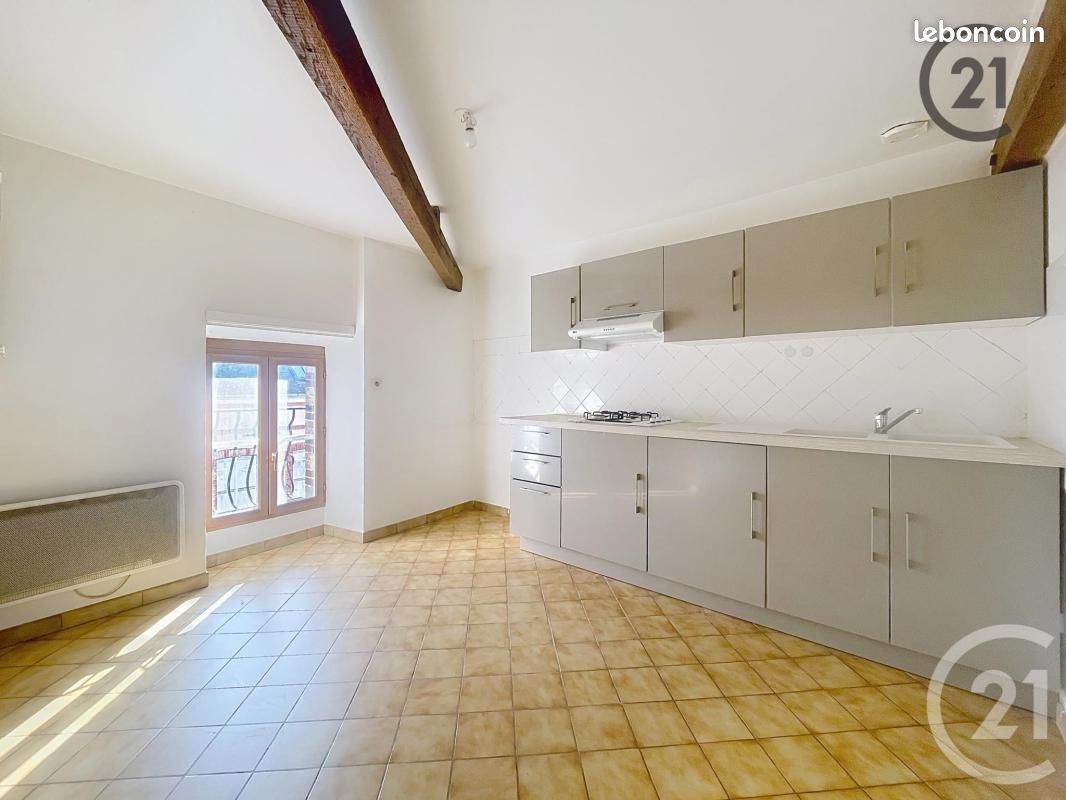 Appartement 2 pièces 72 m² · à Villeneuve-sur-Yonne · 72 m² · 490 €/mois