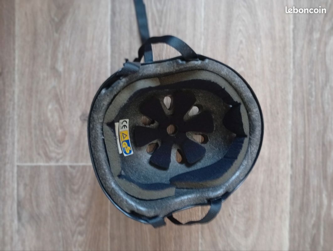 Casque trottinette/ rollers/ skates (image 4)