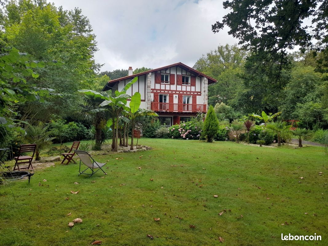 Maison 8 pièces 205 m² · à Urrugne · 205 m² · 850 000 €