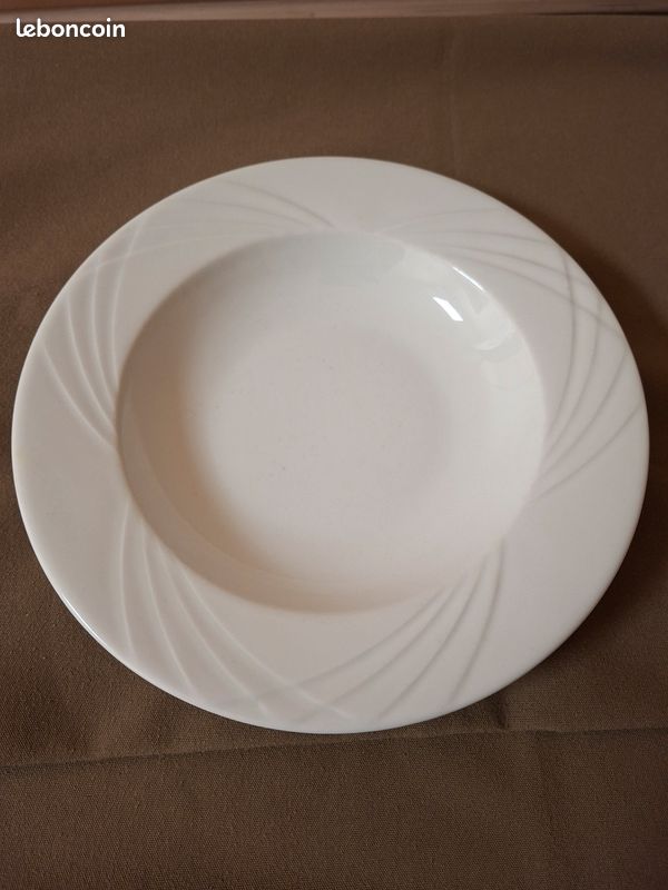 Lot d'assiettes de restaurant (image 3)