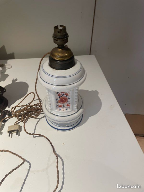 Ancien pied de lampe en faïence décor floral – Vintage début XXe (image 1)