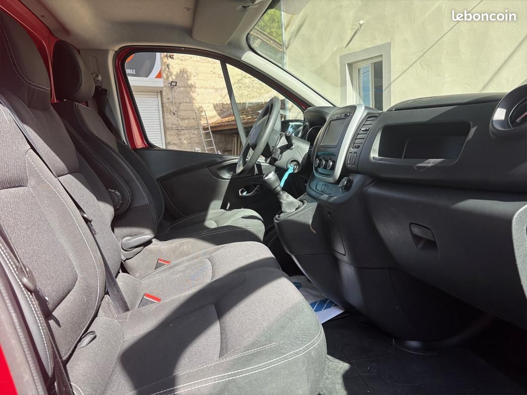 Renault Trafic 2.0 120cv Finition GRAND CONFORT L1H1 - 15 000 HT Garantie 6 mois (image 10)