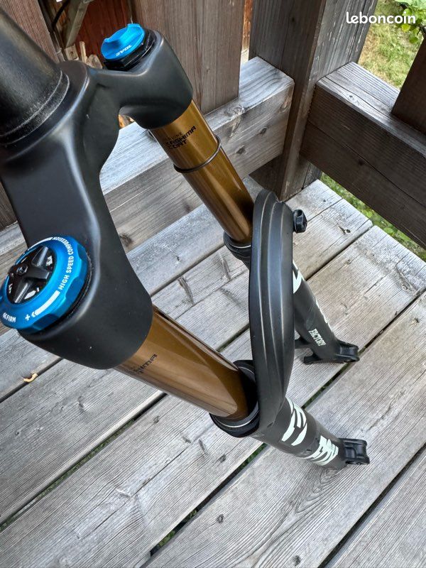 Fox 34 float factory grip X 130mm (image 10)
