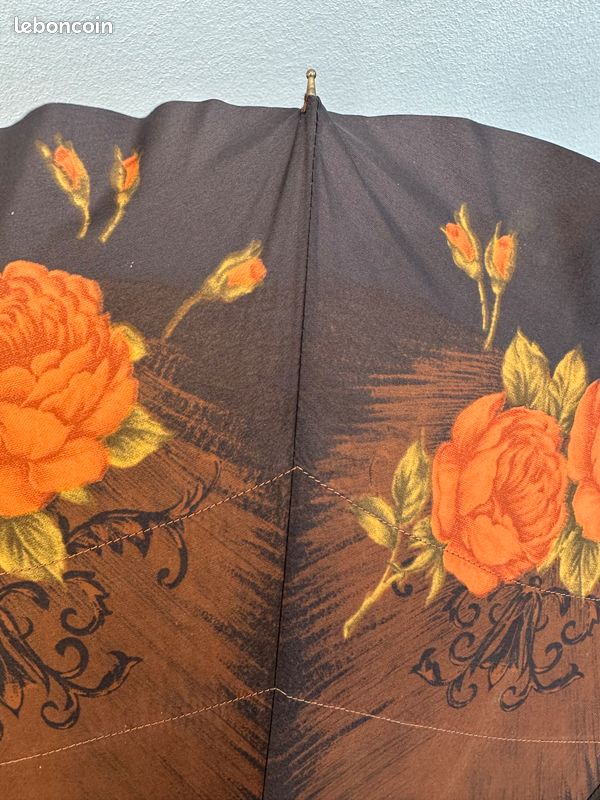 Parapluie Vintage En Nylon Des Années 50 - Manche à Ornements - Couleur Beige - Occasion Très Bon état