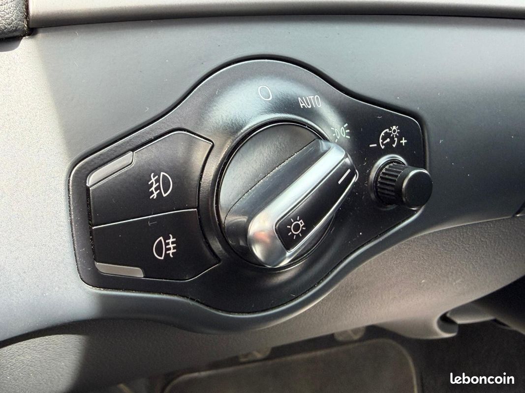 AUDI A4 AVANT 2.0 TDI 136 Ambiente - TOIT OUVRANT - RADAR AR (image 21)
