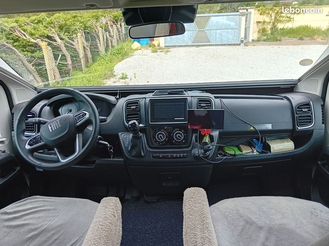 Camping car profilé (image 3)