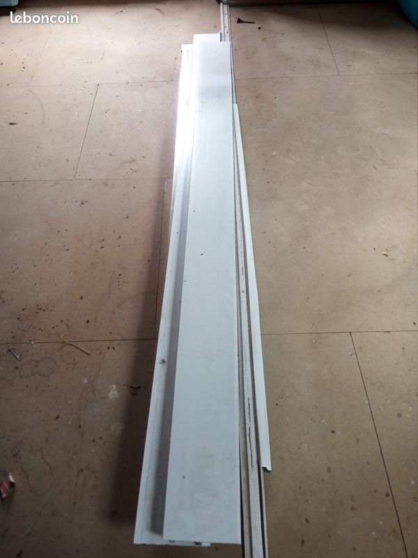 Vend 2 rives sous toiture (image 1)