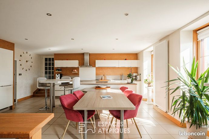 Maison 10 pièces 303 m²