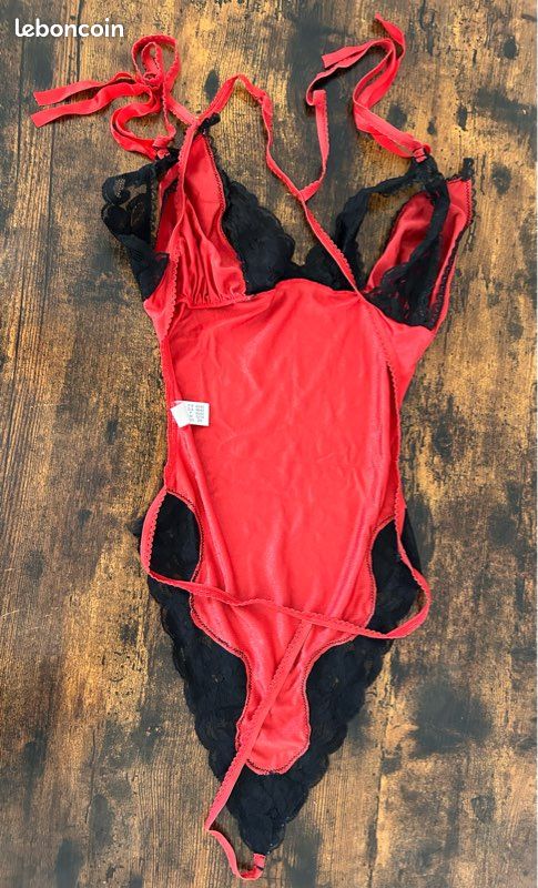 Body de lingerie sexy noir et rouge dentelle Opiance (image 2)