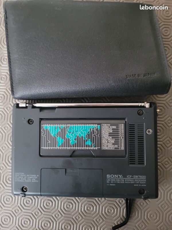Radio Sony ICF-SW7600 – Pour Pièces – S’allume Mais Ne Fonctionne Pas