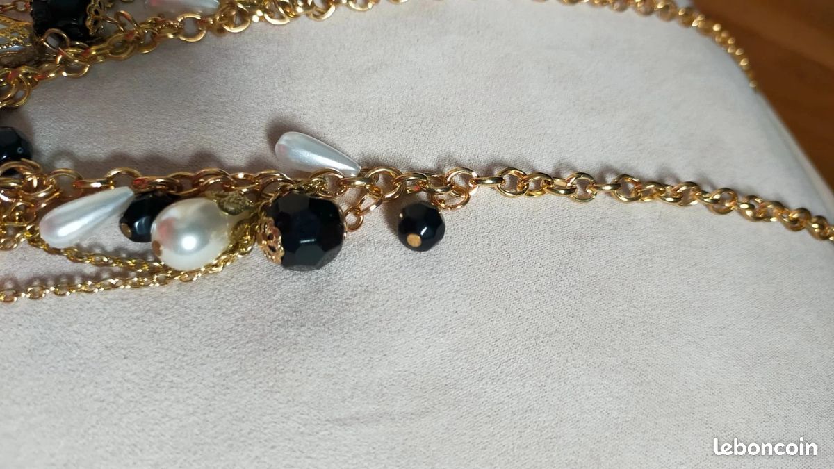 Broche Vintage Dorée Avec Perles Et Pampilles - Grand Modèle Orné De Chaînettes - État Impeccable