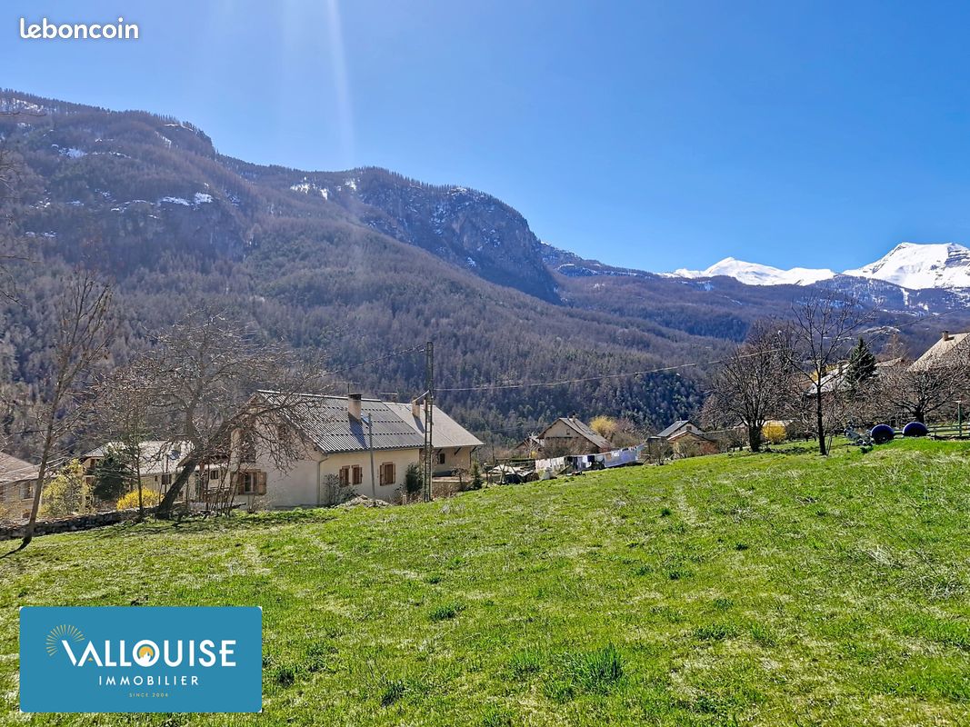 Terrain 760 m² · à Saint-Martin-de-Queyrières · 760 m² · 160 000 €