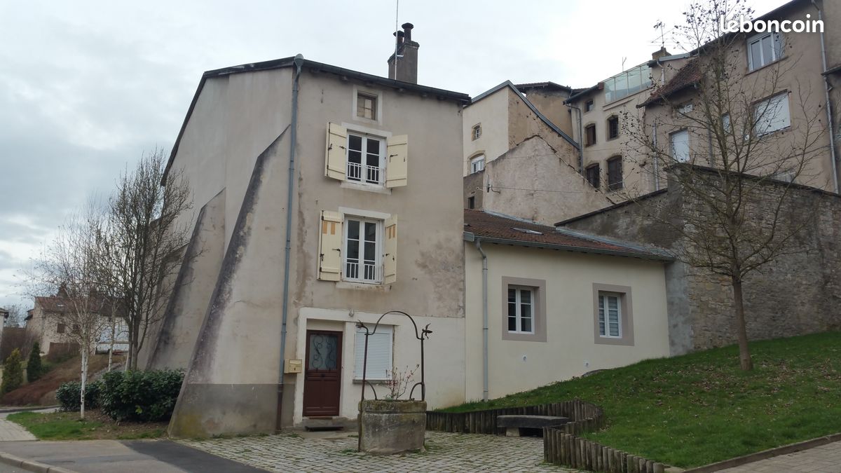 Maison 7 pièces 150 m² · à Mirecourt · 150 m² · 69 000 €