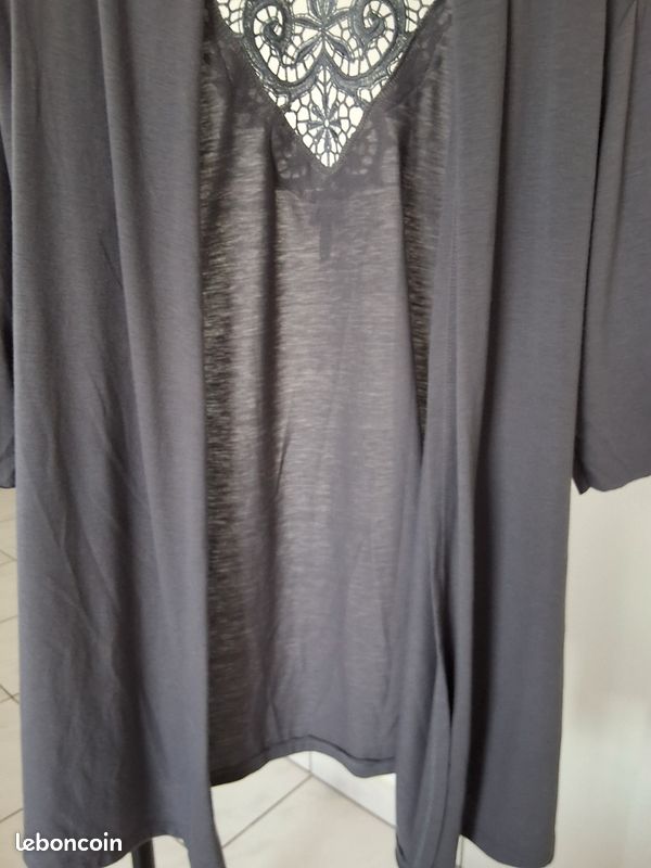 Gilet femme manches courtes gris broderie dans le dos (image 4)