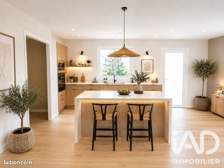 Maison 5 pièces 115 m² · à Saint-Germain-du-Puch · 115 m² · 335 000 €