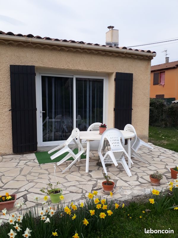 T2 à Digne dans un quartier résidentiel calme non loin du centre ville (image 1)