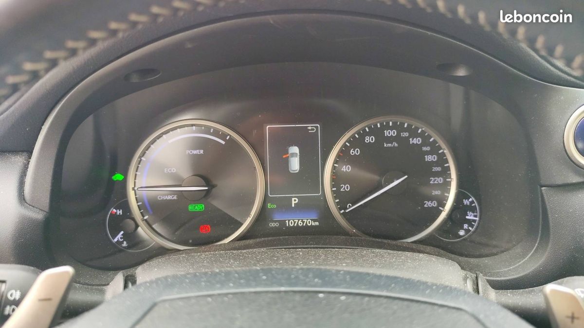 LEXUS NX 300h 4WD Pack (image 14)