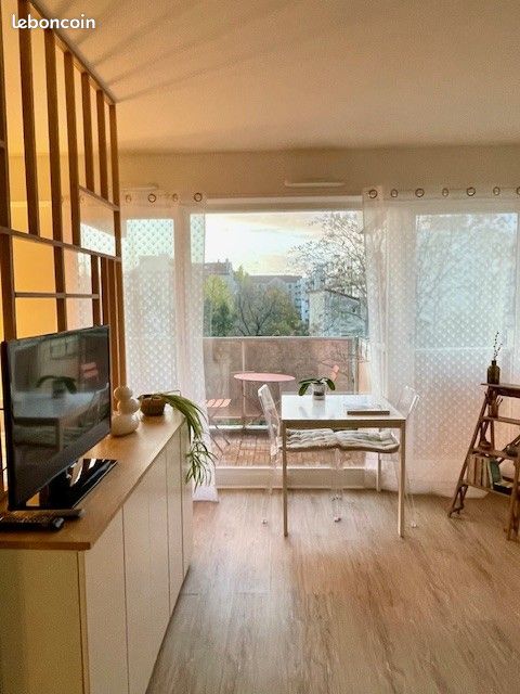 Appartement 1 pièce 28 m² · à Montrouge · 28 m² · 1 150 €/mois
