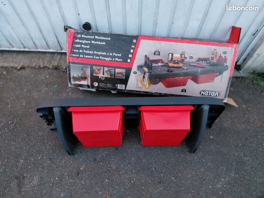 Etabli plastique a fixee au mur neuf dans son carton (image 2)