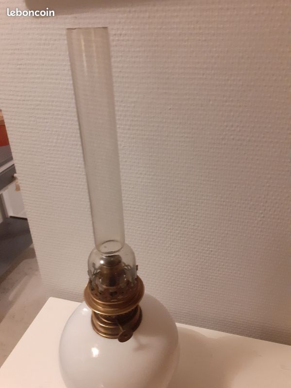 Lampe à petrole ancienne (image 3)