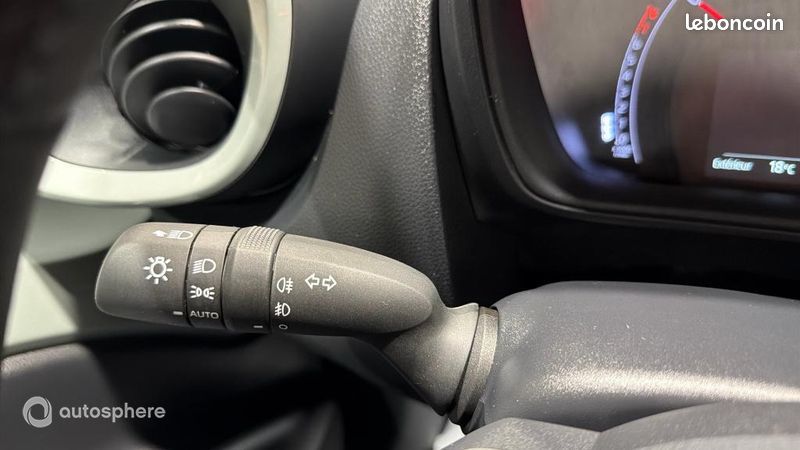 Toyota Aygo X 1.0 VVT-i 72ch Design S-CVT MY24 (image 23)