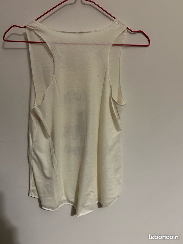 T-shirt (image 2)