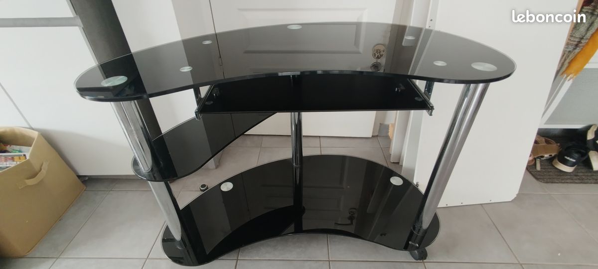 Bureau (image 1)